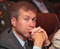 Несмотря на то, что слухи о задержании Абрамовича не подтвердились, акции ЕВРАЗа упали на 5% и продолжают понижаться