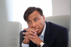 АрселорМиттал намерена урезать свои производственные расходы на 3 млрд долларов