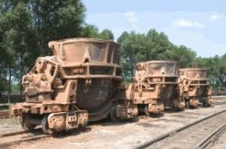 Шлаковозы будут доставлять вредные отходы с Азовстали на завод Ильича
