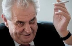 НАТО должно ввести войска в Украину, считает президент Чехии