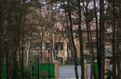ДУСя хочет продать дачу Ющенко и Януковича
