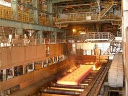 Японское производство стали падает после повышения налогов 