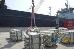 Отгрузки олова в Индонезии сохраняются на максимуме
