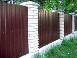 Заборы из профлиста - качество и великолепный внешний вид