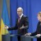 Украинская валюта потеряла 44 процента