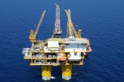 В Баренцевом море приступили к добыче нефти