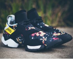 Кроссовки Adidas