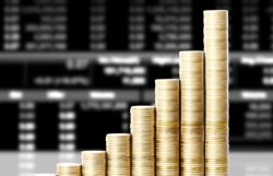 Золото и серебро ждут решения банков и данные по нефти  