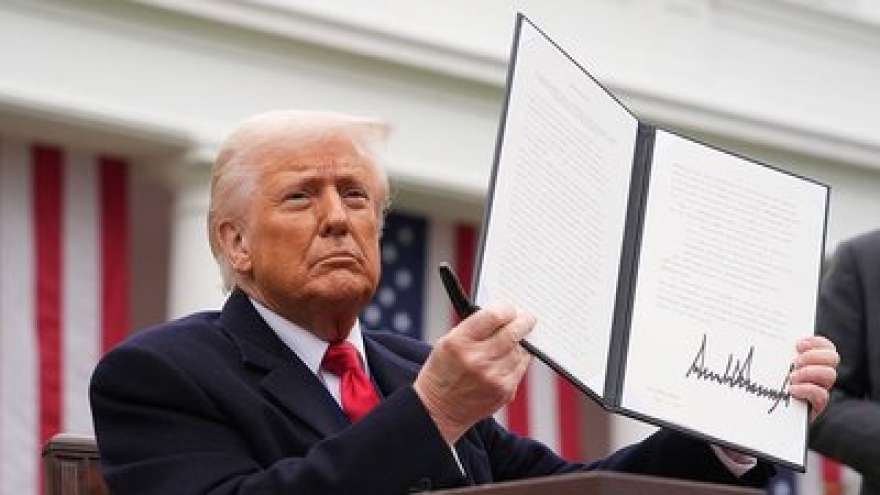 Трамп повышает тарифы на сталь и алюминий в США до 50%