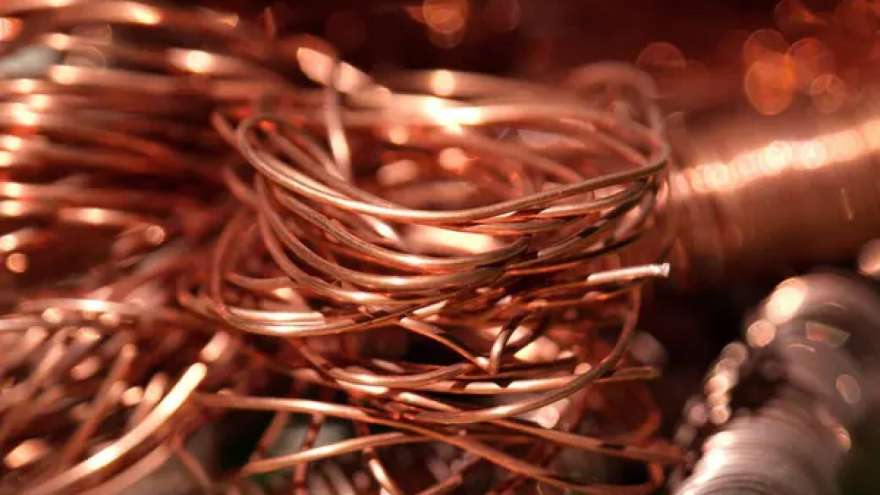 Glencore cut copper production by 17% due to falling ore grades