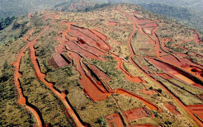 Згідно з прес-релізом Rio Tinto, проект Simandou у Гвінеї розпочав роботу з поетапним збільшенням до 120 мільйонів тонн на рік.
