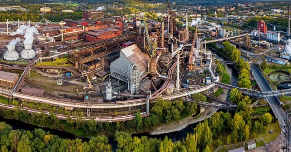 Чеський сталеливарний сектор закликає уряд до дій, оскільки Німеччина вводить субсидований тариф на електроенергію