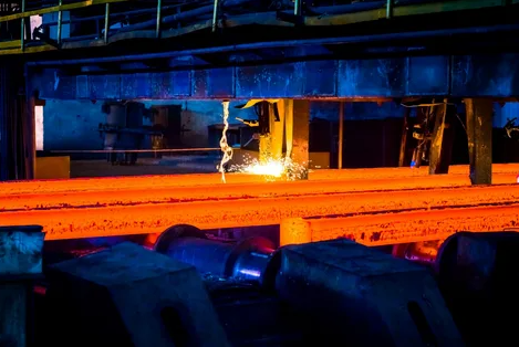 Бразильський виробник заліза або компанія Samarco, як і раніше, зазнає чистих збитків, незважаючи на обмежений операційний прибуток.