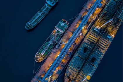 МЭА снизило прогнозы мирового спроса и предложения нефти на 2026 год на фоне закрытия Ормузского пролива