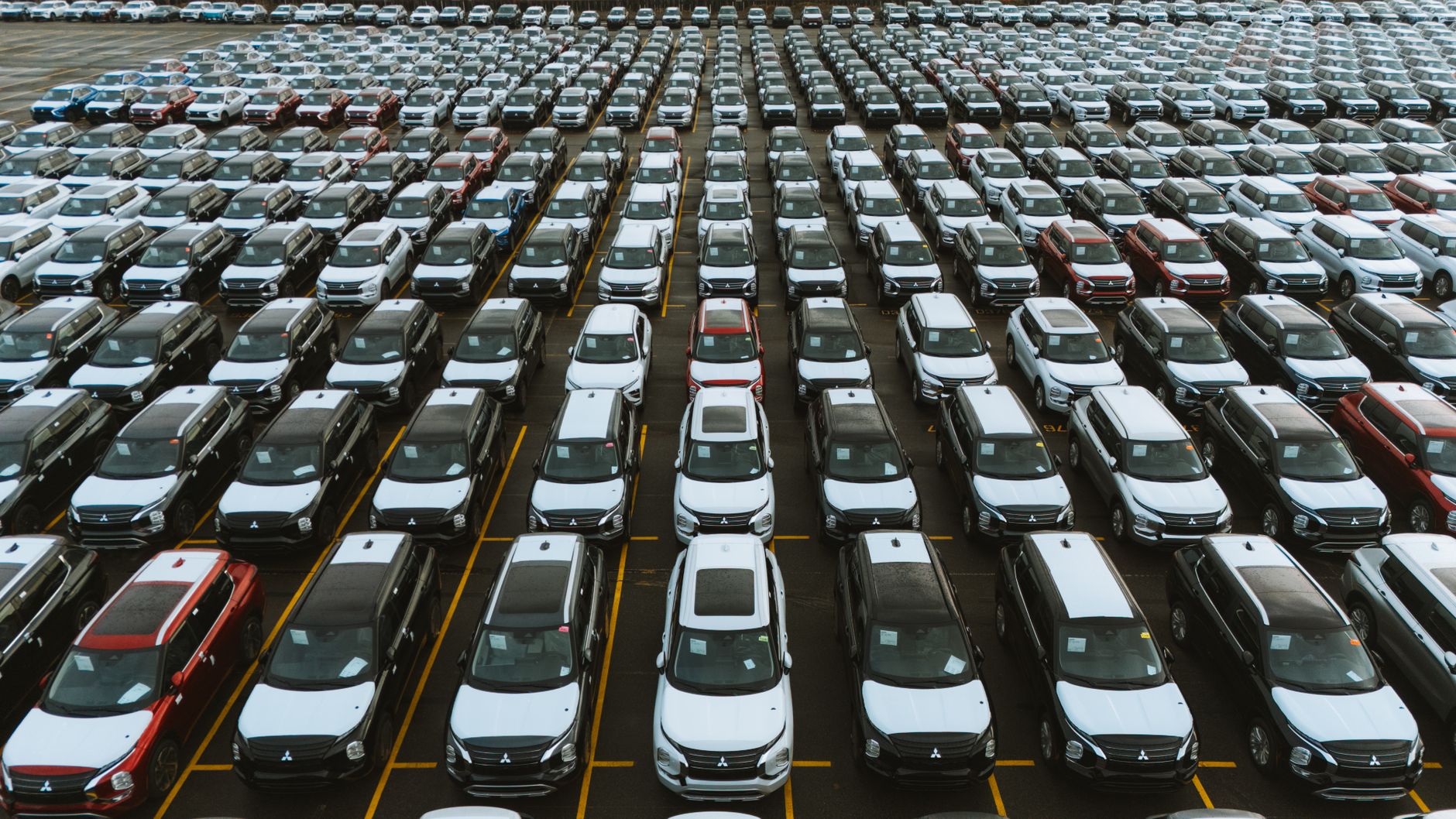 Canadian new vehicle sales fall 0.8% in August